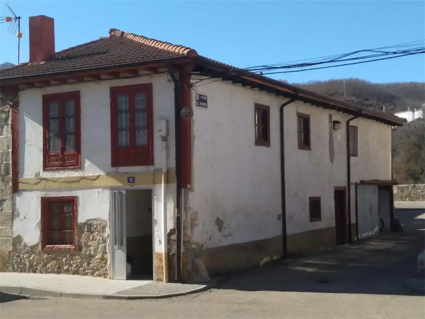 Vista exterior de Finca rústica en venda en Cervera de Pisuerga amb Moblat