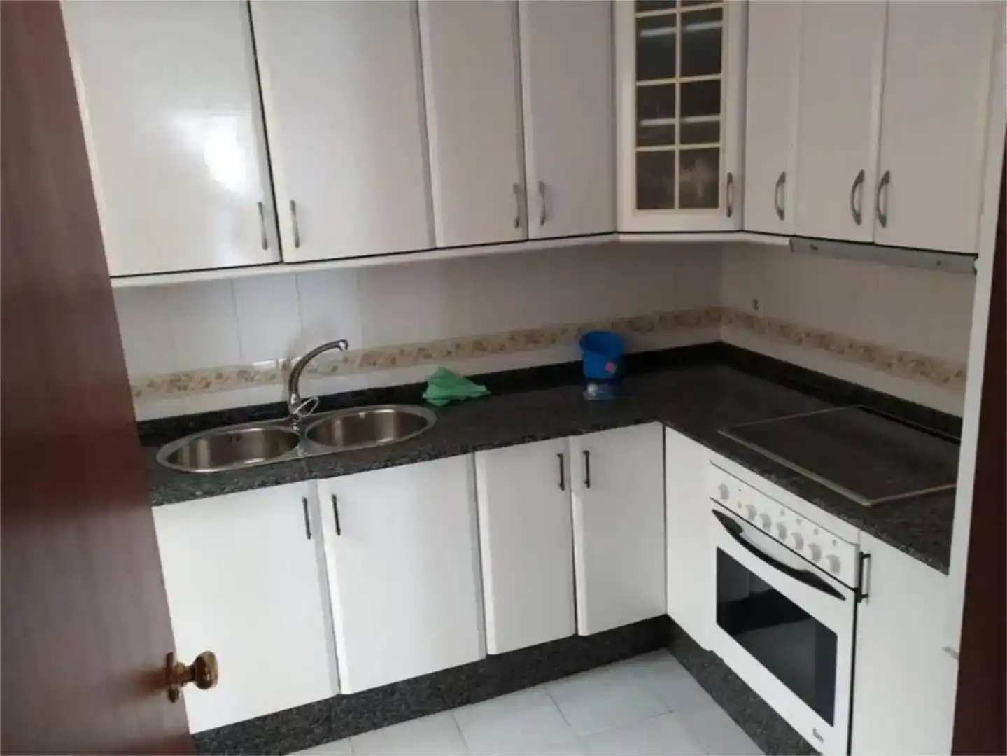Cuina de Casa o xalet per a compartir en Puerto Real amb Aire condicionat i Moblat