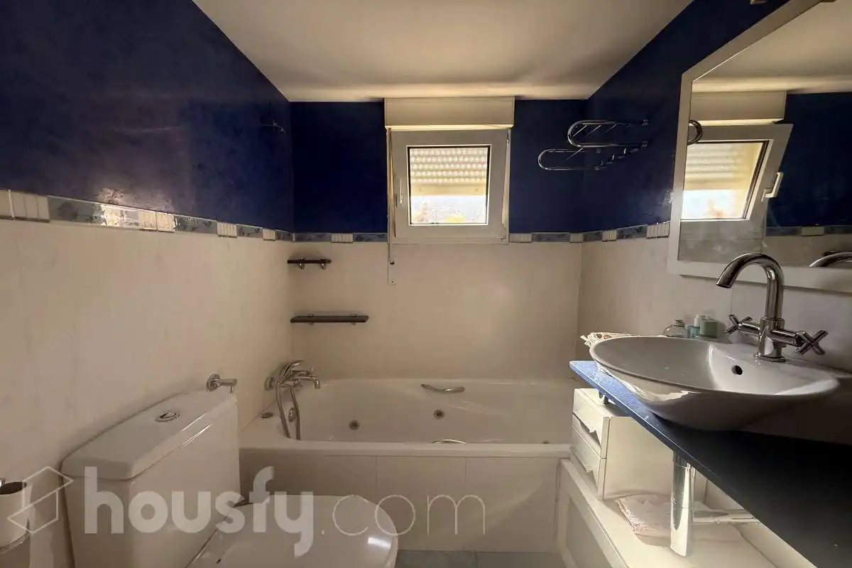 Badezimmer von Maisonette zur Miete in Madrid mit Klimaanlage, Heizung und Terrasse