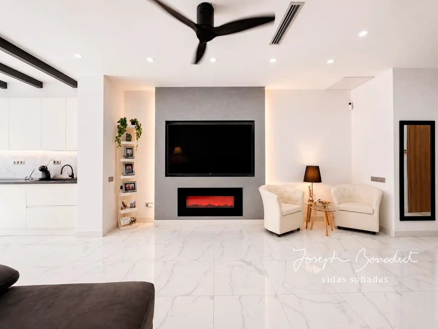 Sala d'estar de Planta baixa en venda en Sant Feliu de Llobregat amb Aire condicionat, Calefacció i Jardí privat