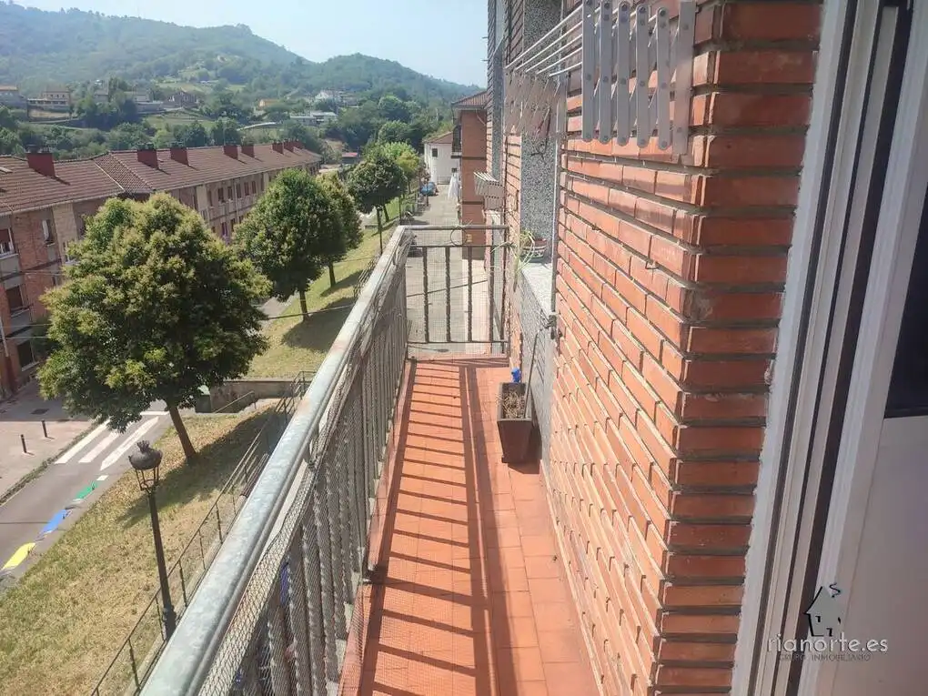 Piso de alquiler en Barrio Viviendas Proteg Tuill, La Felguera