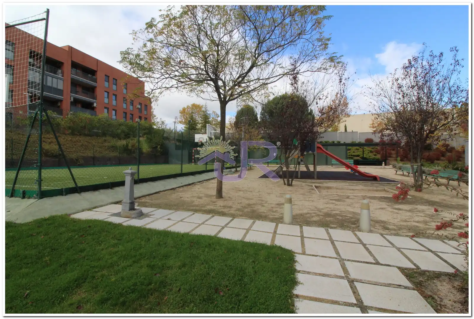 Jardí de Pis en venda en Paracuellos de Jarama amb Calefacció, Terrassa i Traster