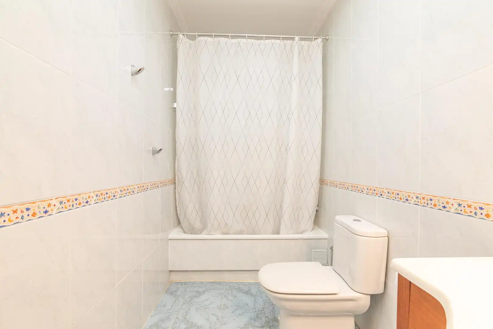 Bathroom of Houses for sale in Elche / Elx  with Air Conditioner, Heating and Terrace