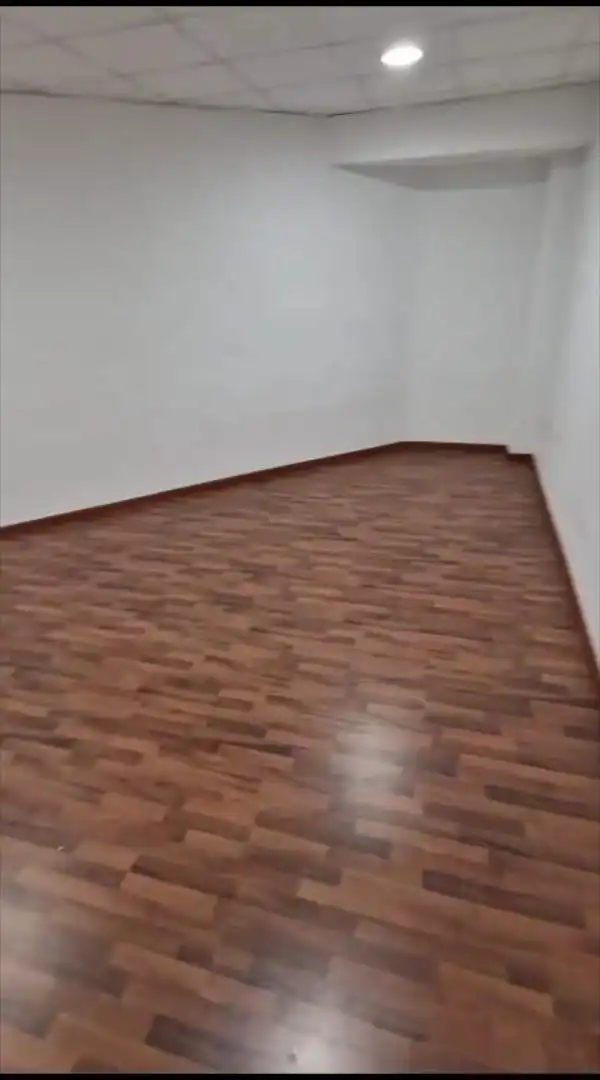 Dormitori de Local en venda en Alzira