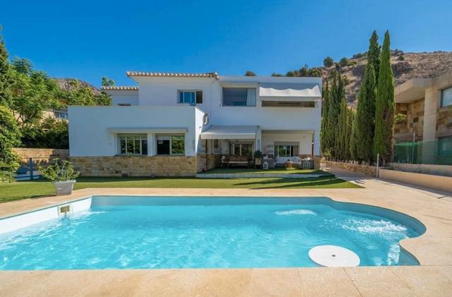 Casa-chalet en Venta en Pinares de San Antón