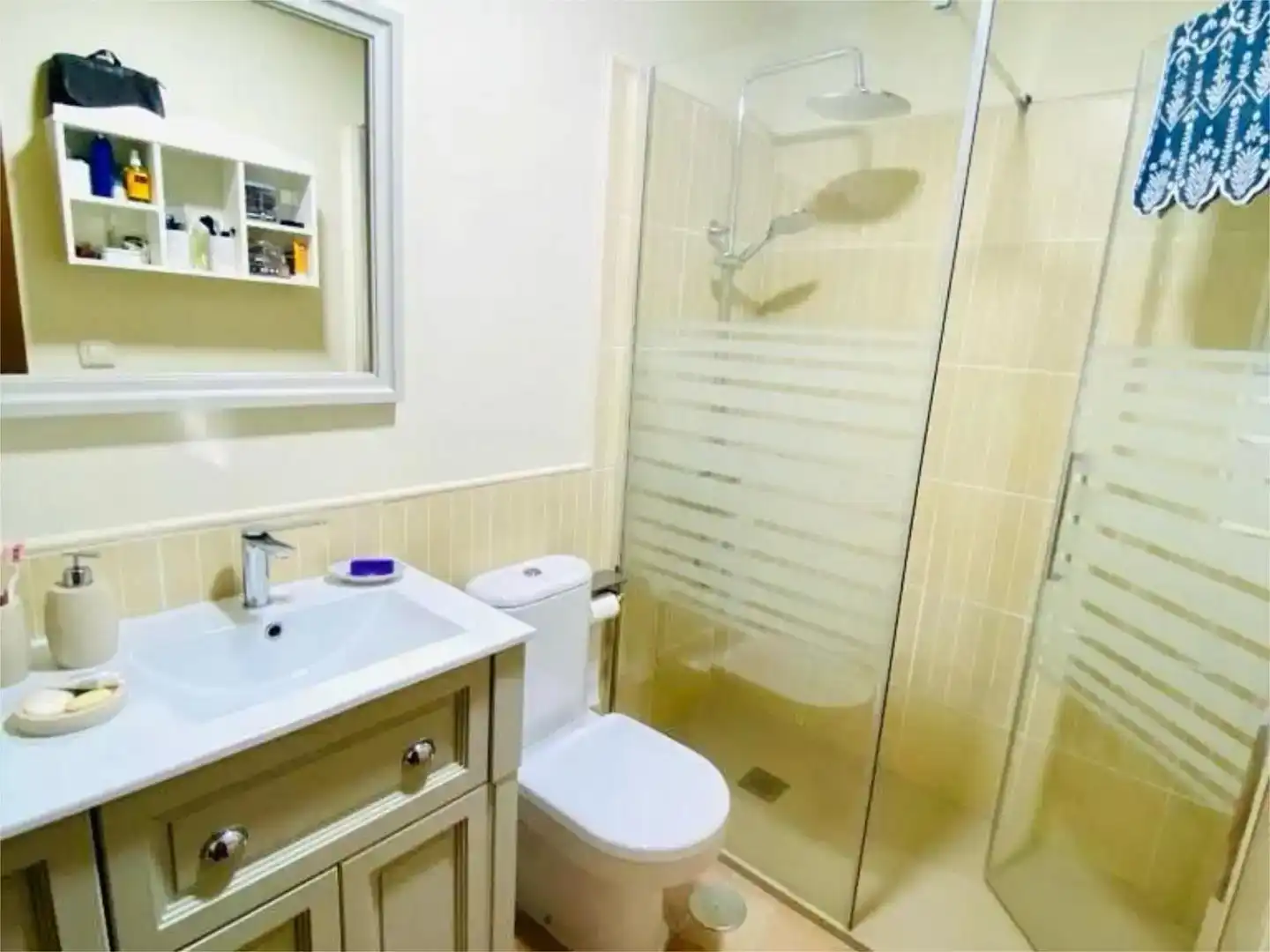 Badezimmer von Wohnung zum Verkauf in Isla Canela