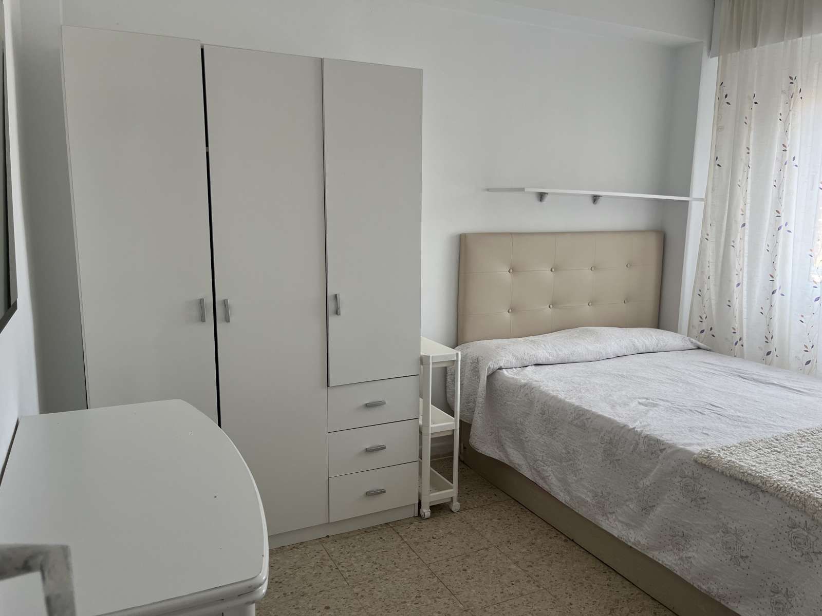 Flat to share in La Marina del Port