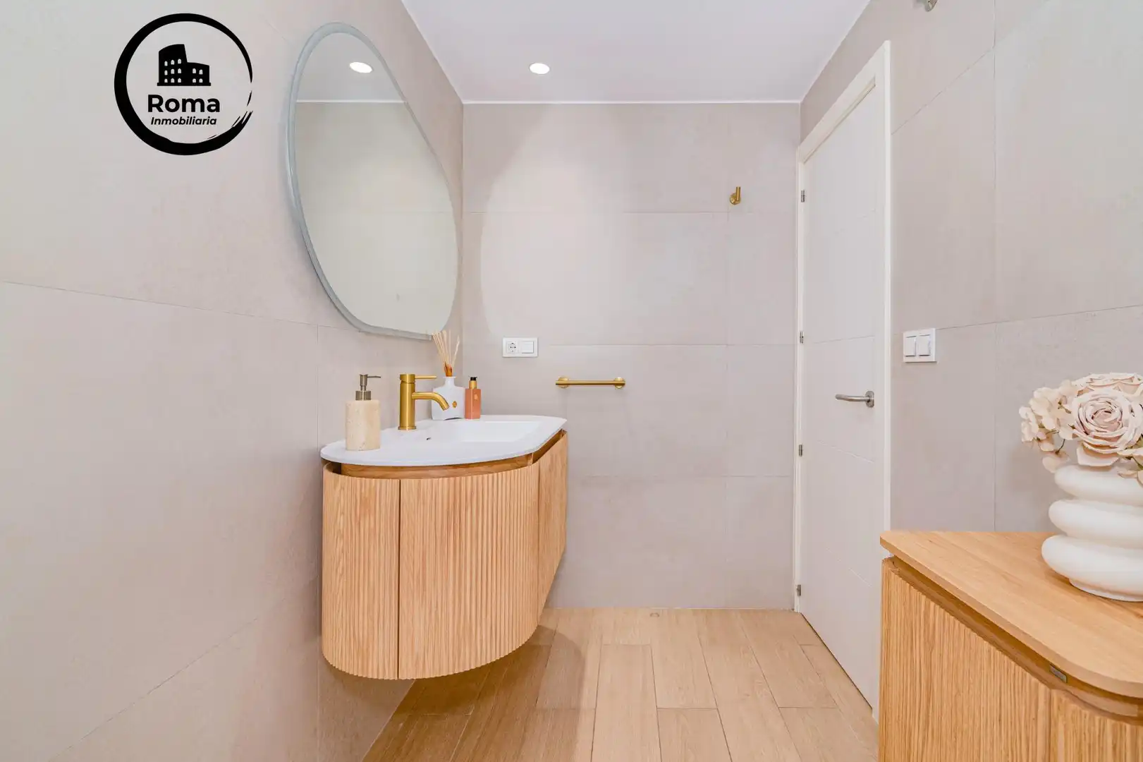 Bathroom of Flat for sale in Alhendín  with Air Conditioner, Heating and Terrace