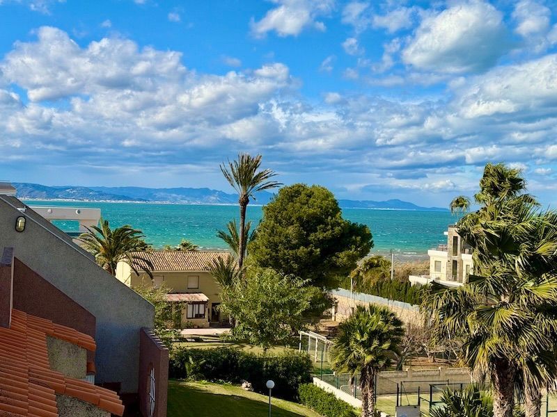 Vista exterior de Àtic en venda en Dénia amb Aire condicionat, Calefacció i Terrassa