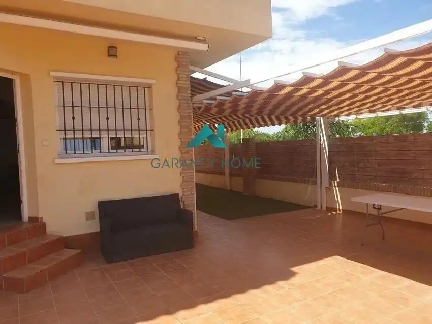 Casa pareada con terraza en venta en Pilar de la Horadada ciudad