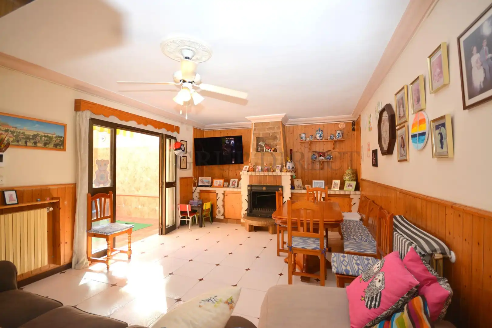 Sala d'estar de Casa o xalet en venda en  Palma de Mallorca amb Calefacció, Jardí privat i Terrassa