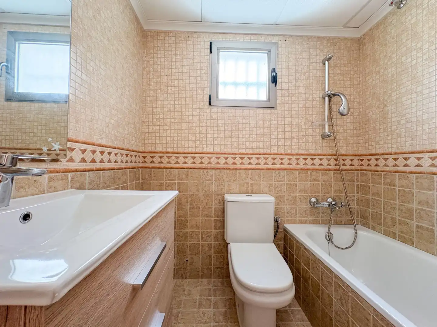 Bathroom of Attic for rent in Torrevieja  with Air Conditioner, Heating and Terrace