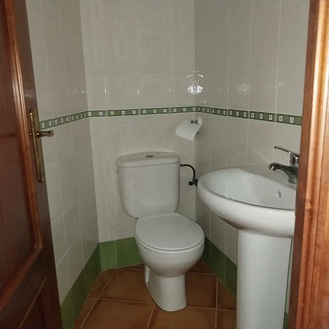 Badezimmer von Wohnung zum Verkauf in Moguer
