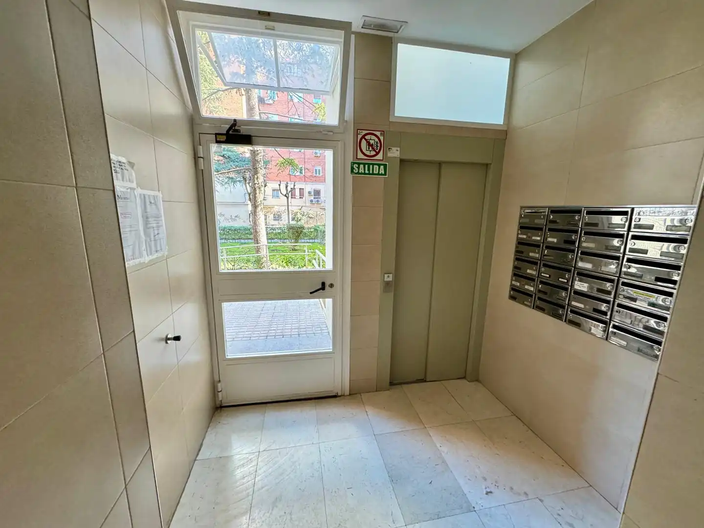 Flat for sale in Madrid  with Air Conditioner, Heating and Terrace