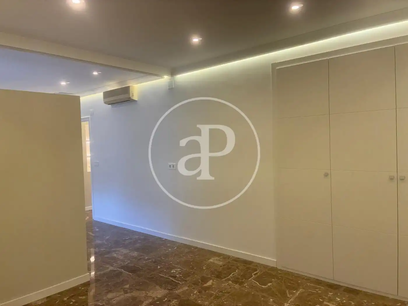 Flat for rent in Valencia  with Air Conditioner, Heating and Terrace