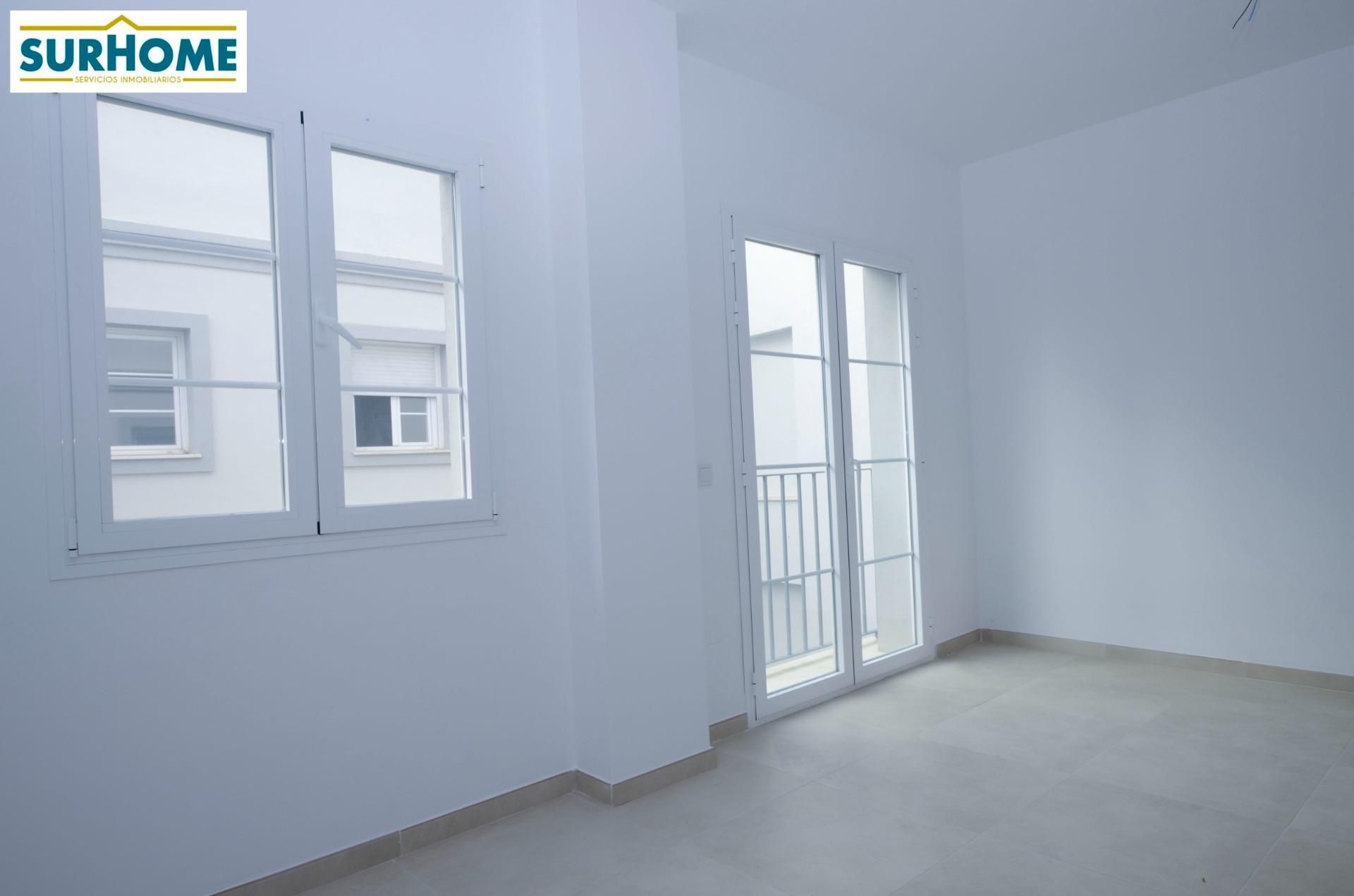 Piso en venta en Algeciras con Balcón