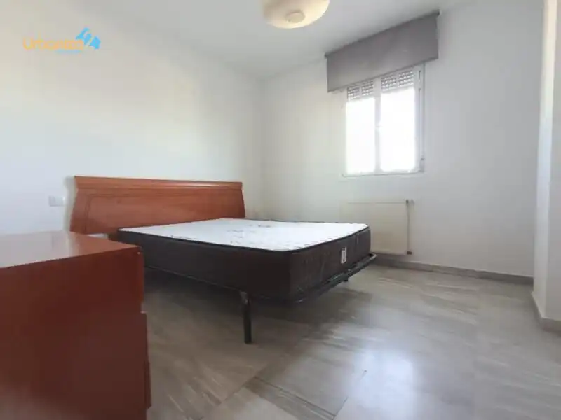 Dormitori de Apartament de lloguer en Badajoz amb Aire condicionat, Calefacció i Jardí privat
