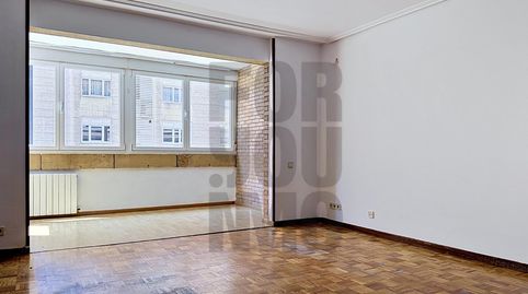 Foto 2 de Piso en venta en Avenida Pio XII, Gran Via, Logroño