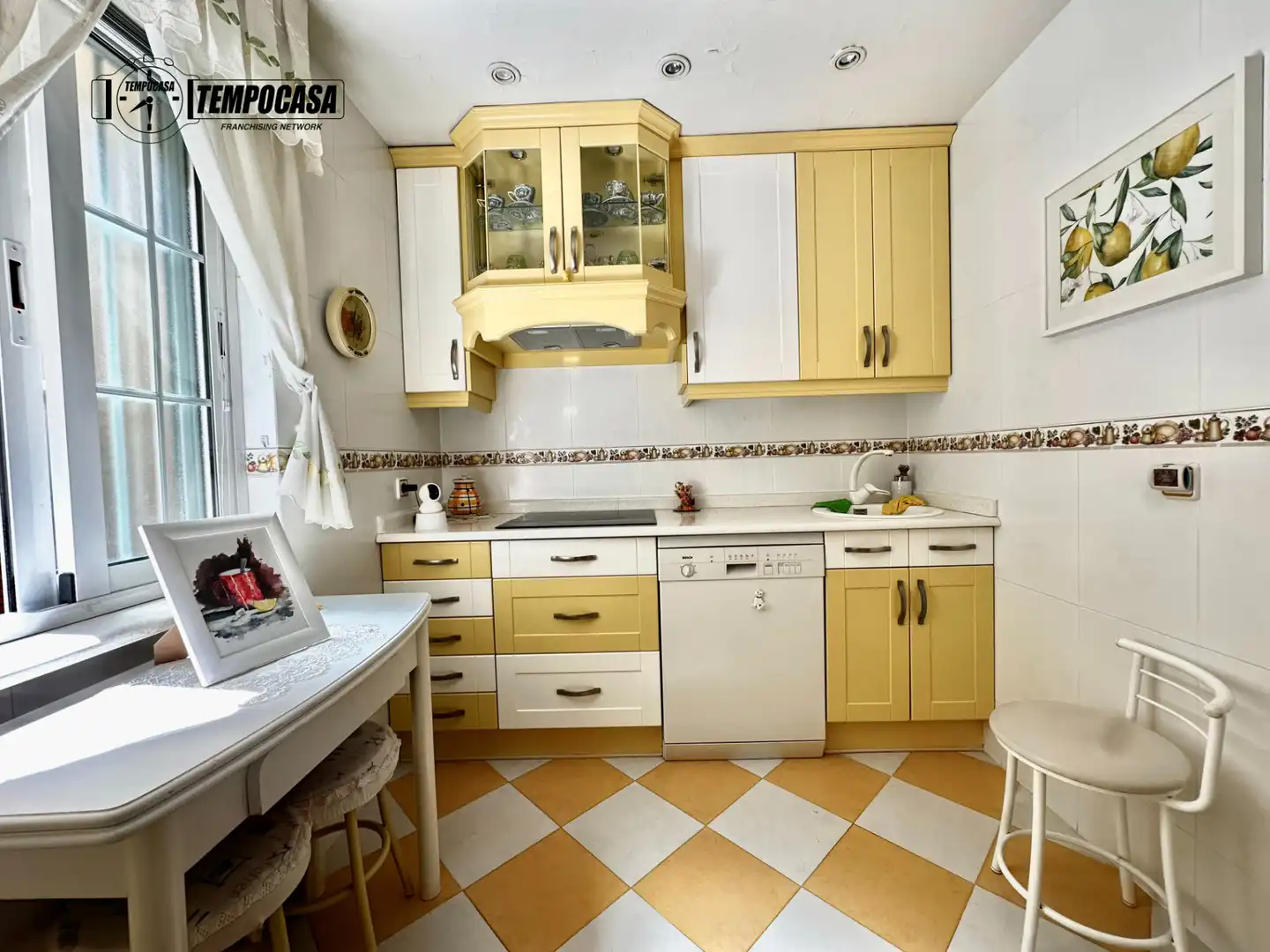 Cocina de Piso en venta en Madrid con Aire acondicionado, Calefacción y Jardín privado