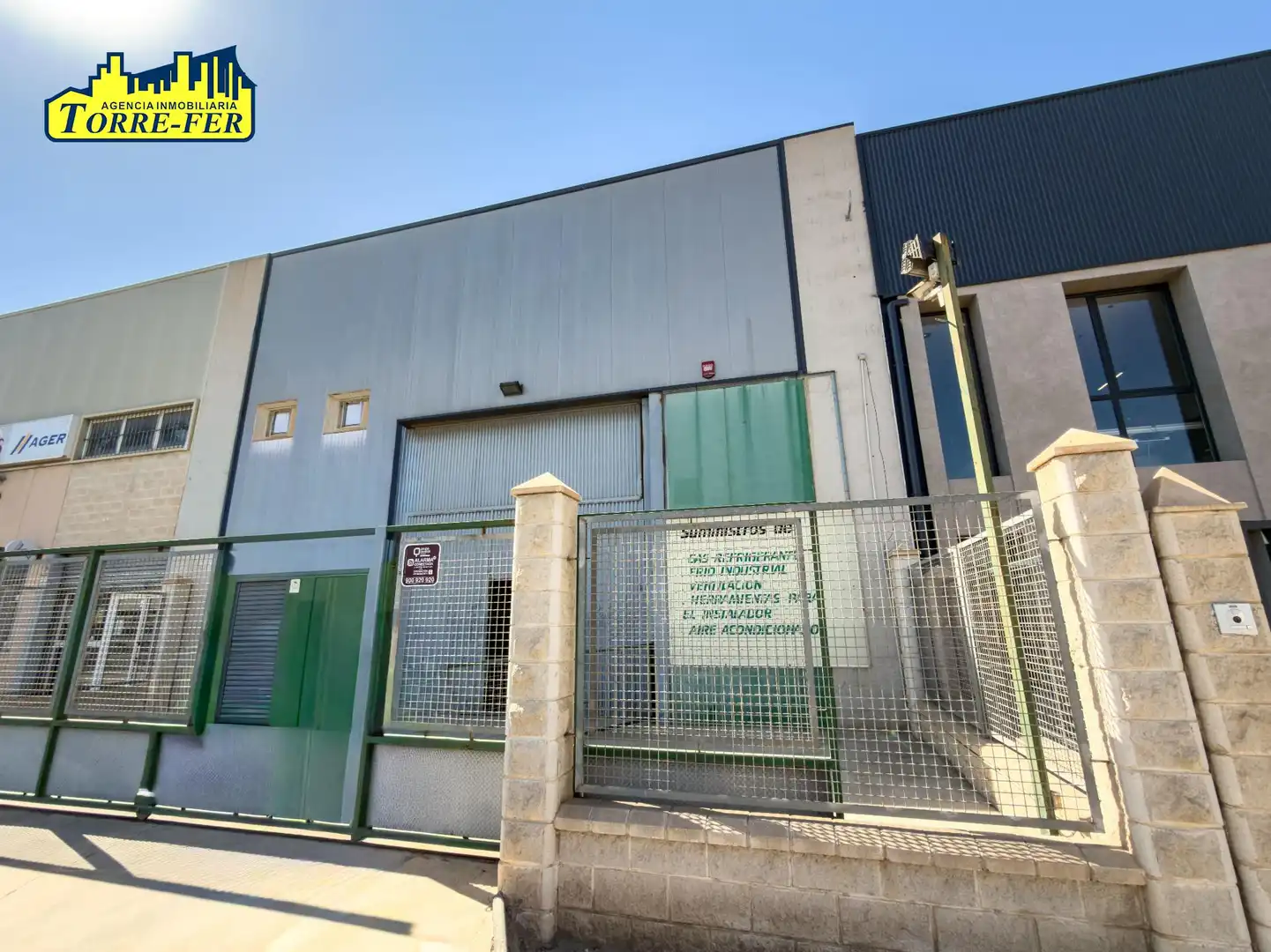 Exterior view of Industrial buildings for rent in Almería