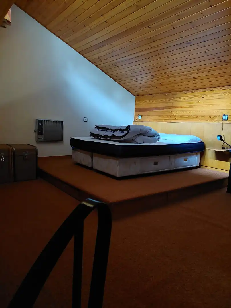 Habitación de Casa adosada en venta en Alp con Calefacción, Jardín privado y Balcón