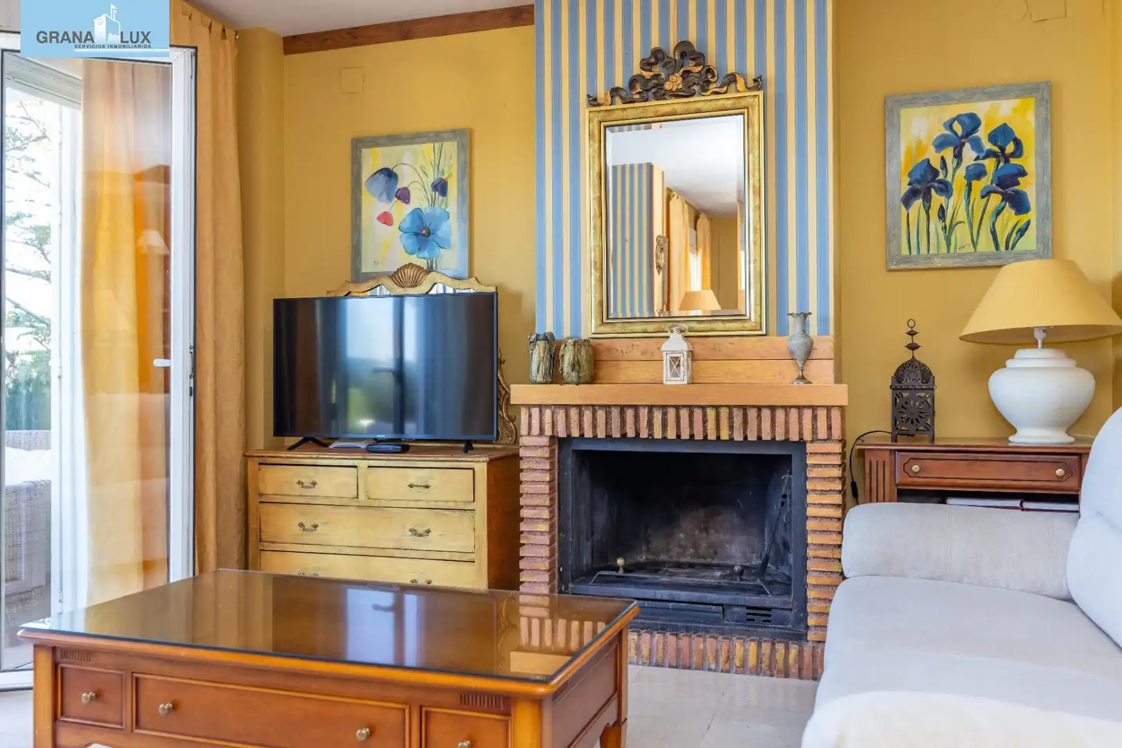 Sala de estar de Casa o chalet en venta en Monachil con Calefacción, Jardín privado y Terraza