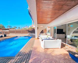 Piscina de Casa o xalet en venda en La Manga del Mar Menor amb Aire condicionat, Calefacció i Jardí privat