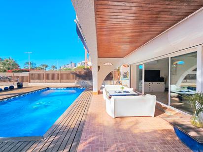 Piscina de Casa o xalet en venda en La Manga del Mar Menor amb Aire condicionat, Terrassa i Piscina