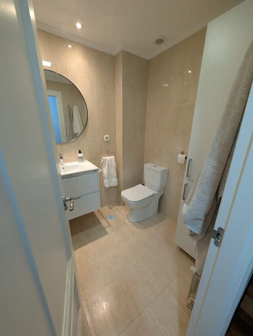 Flat for rent in Calle Arsenio Odriozola, Valdenoja