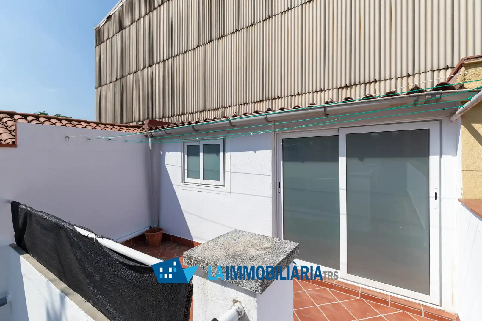 Vista exterior de Piso en venta en Terrassa con Aire acondicionado, Calefacción y Terraza