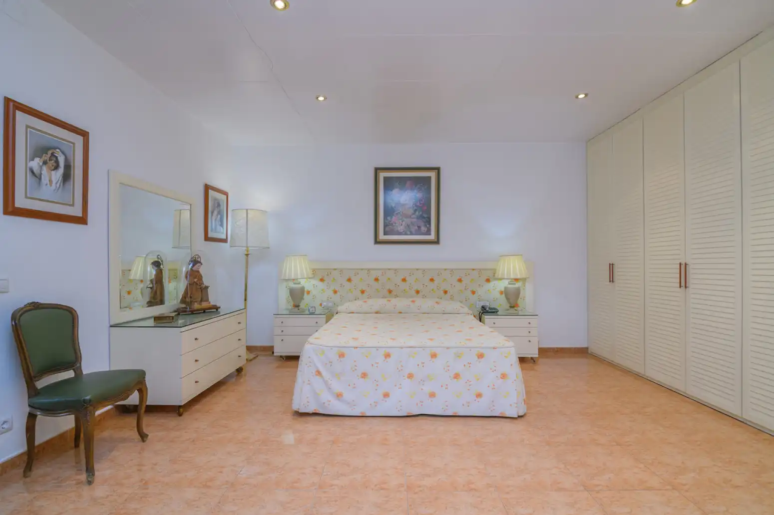 Habitación de Casa o chalet en venta en Viladecans con Balcón
