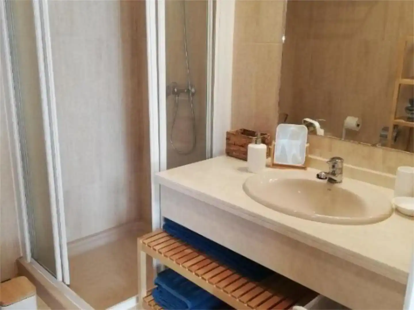 Badezimmer von Wohnung zur Miete in Marbella mit Klimaanlage, Privatgarten und Schwimmbad