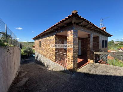 Exterior view of House or chalet for sale in El Casar de Escalona  with Heating and Private garden