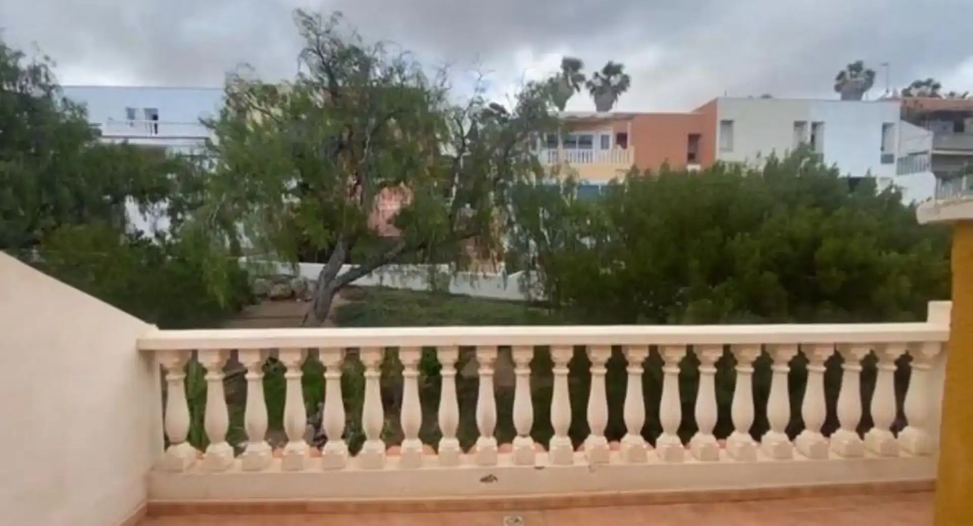 Vista exterior de Casa adosada en venda en Granadilla de Abona
