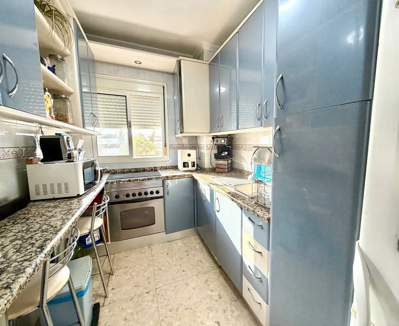 Cuina de Pis en venda en Sevilla amb Aire condicionat, Calefacció i Terrassa