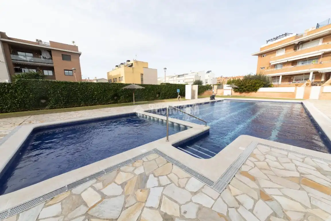 Piscina de Pis en venda en Cubelles amb Calefacció i Terrassa