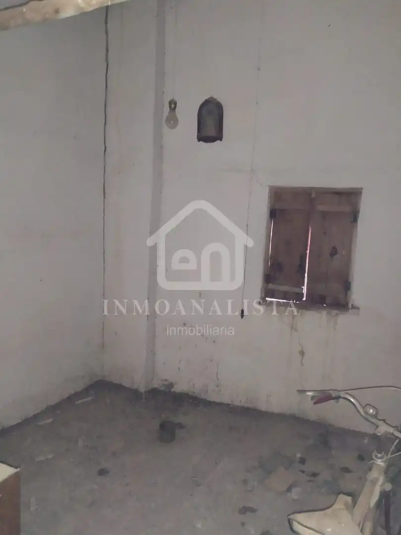 Houses for sale in Requena  with Private garden