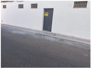 Local comercial de lloguer a Calle José García Ruiz Cabal Joselito García