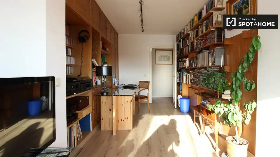 Flat for share in Madrid  with Air Conditioner, Terrace and Furnished