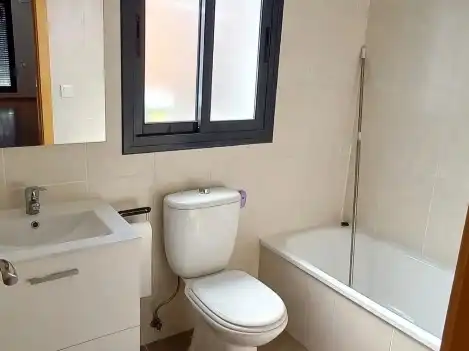 Baño de Ático en venta en Chiva con Terraza y Balcón