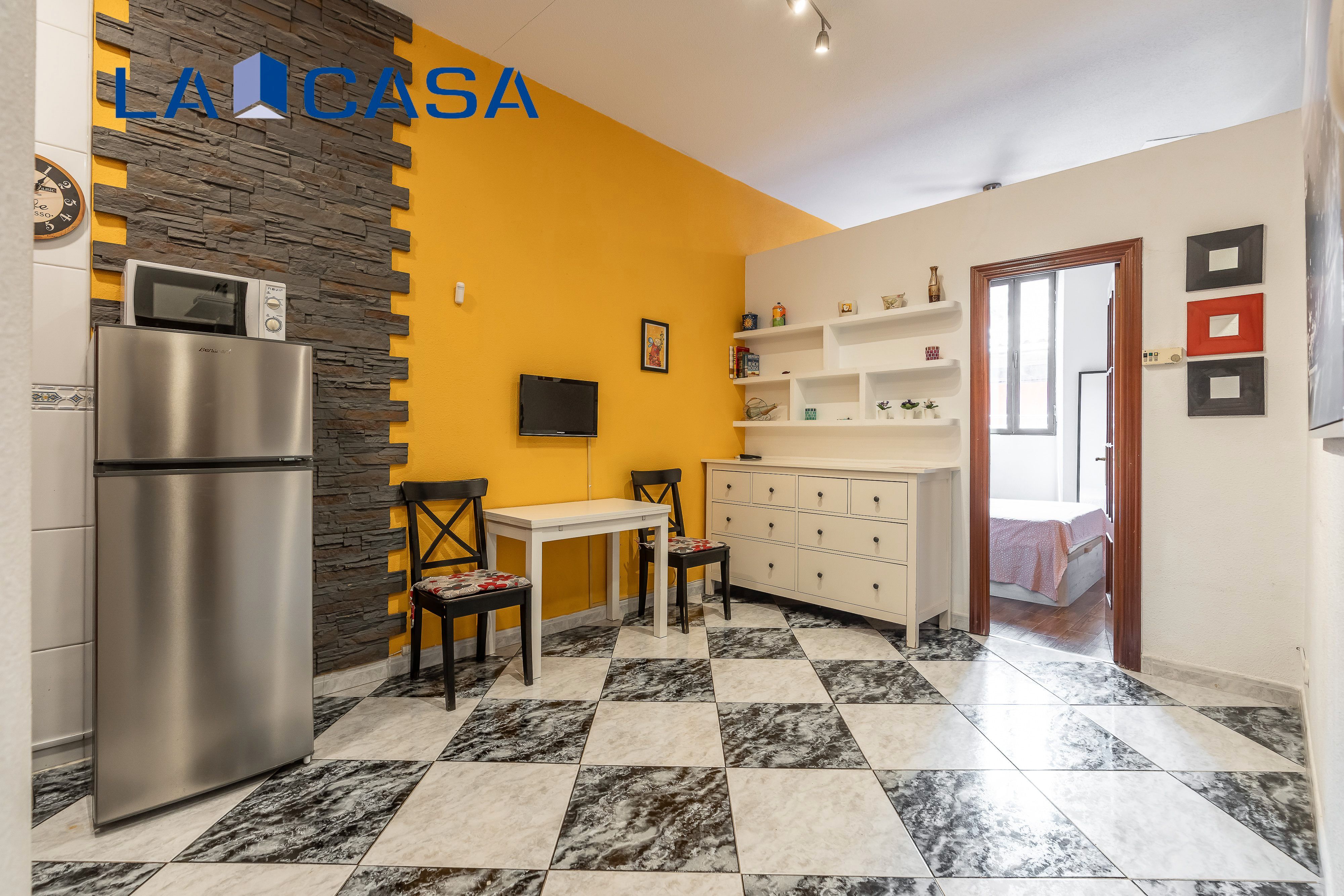 Flat for sale in Calle del Olmo, Embajadores - Lavapiés, Centro,  Madrid Capital