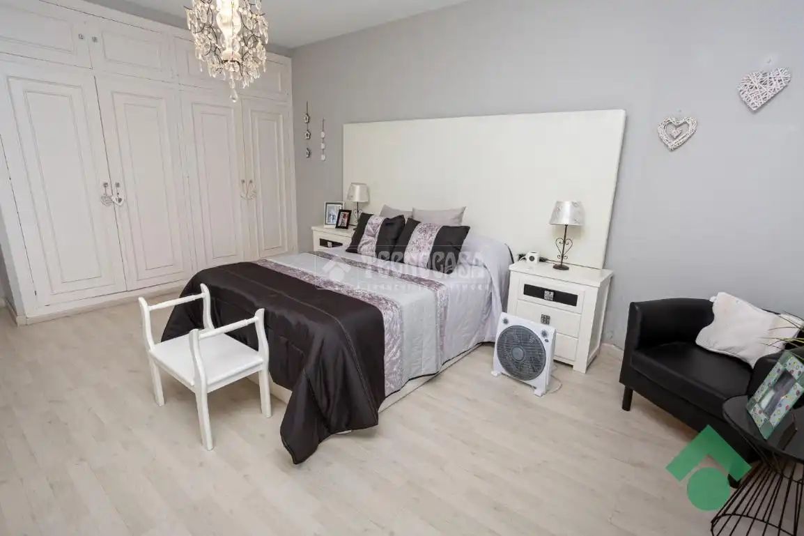 Bedroom of Flat for sale in Algeciras  with Terrace, Storage room and Furnished