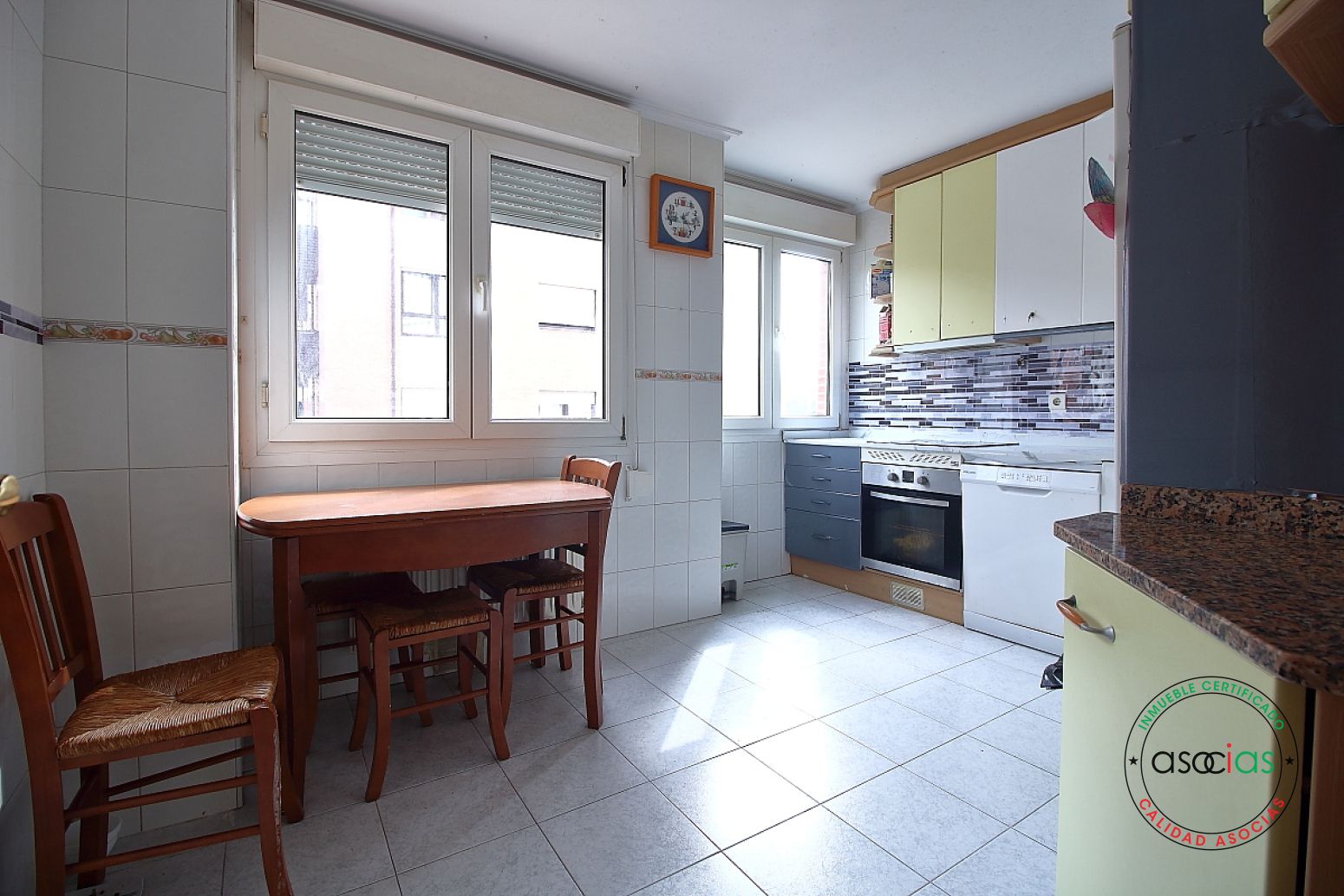 Cuina de Pis en venda en Gijón  amb Calefacció i Parquet
