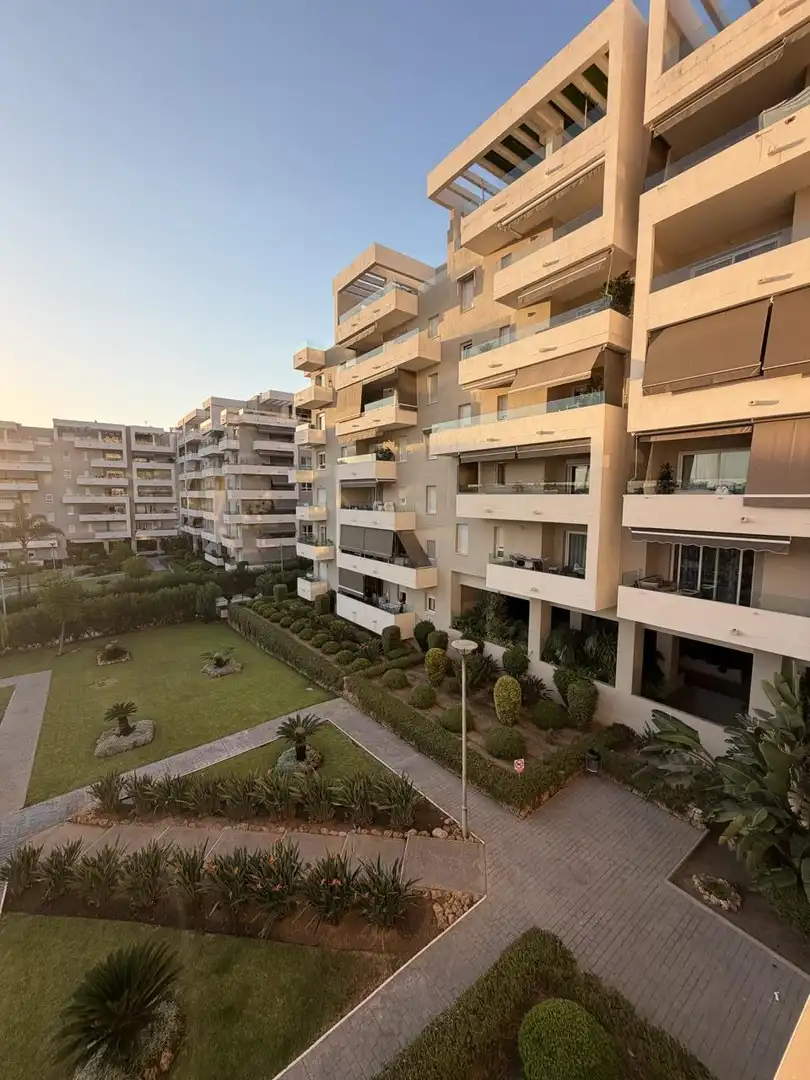 Wohnung mit Pool zum Verkauf in Nueva Andalucía, imagen 2