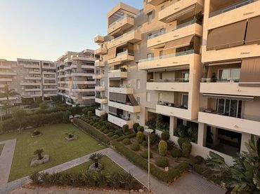 Piso con piscina en venta en Nueva Andalucía