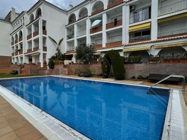 Appartamento con piscina in vendita a Fenals