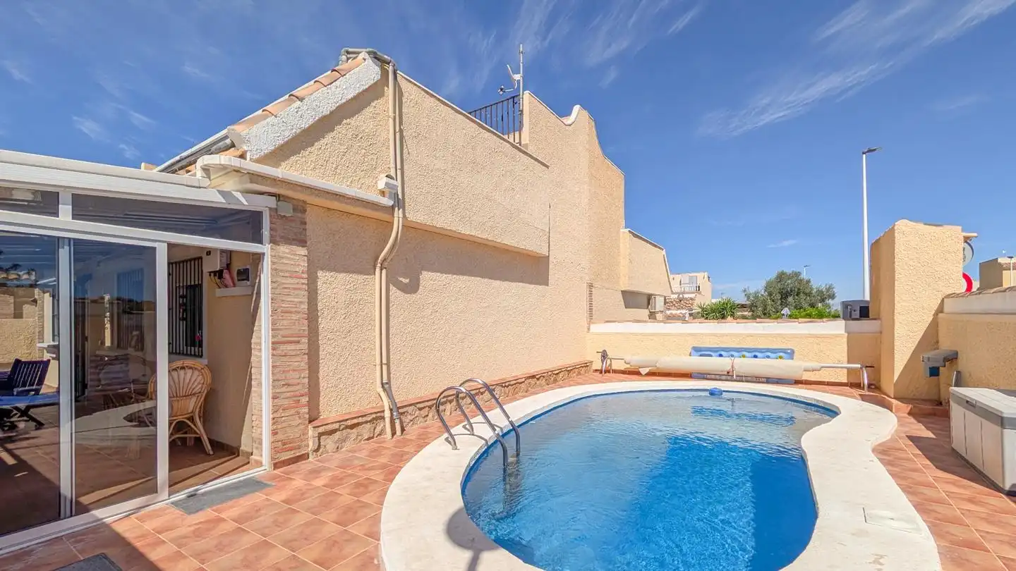Maison avec piscine à vendre à Avenida del Carabasí