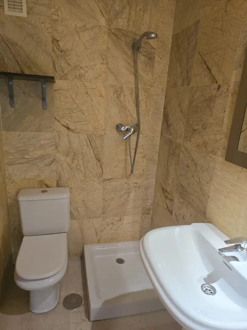 Badezimmer von Wohnung zum Verkauf in Benalmádena mit Klimaanlage, Terrasse und Abstellraum