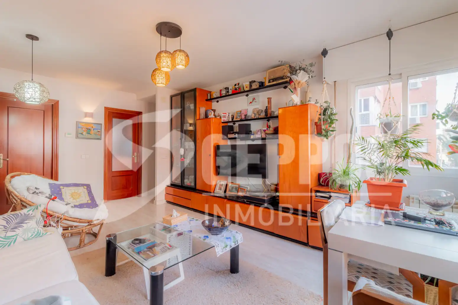 Living room of Flat for sale in  Madrid Capital  with Air Conditioner, Heating and Storage room