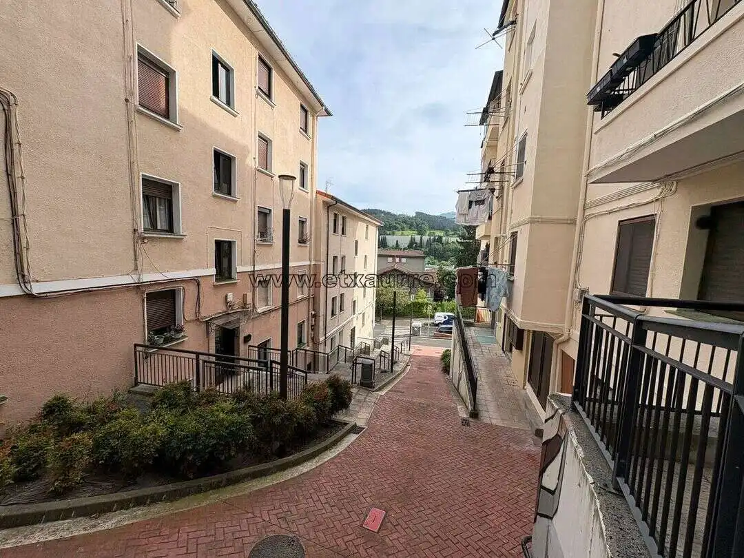 Exterior view of Flat for sale in Laudio / Llodio  with Storage room, Balcony and Alarm